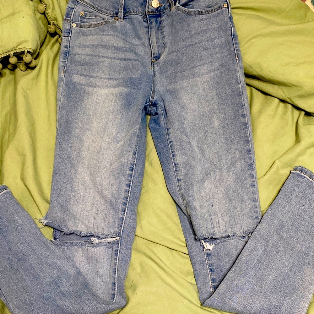 bluespice distressed skinny jeans!